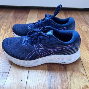 ASICS Women's GT-4000 3 Running Shoe size 6 Almost NEW!